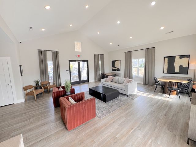 2400 Sayerville Ave, Old Hickory, TN 37138