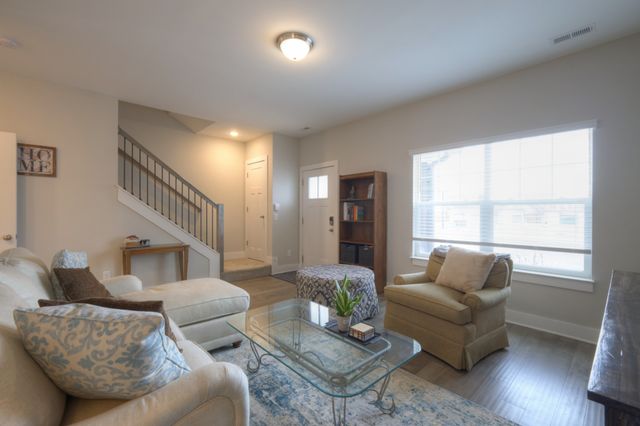 2400 Sayerville Ave, Old Hickory, TN 37138