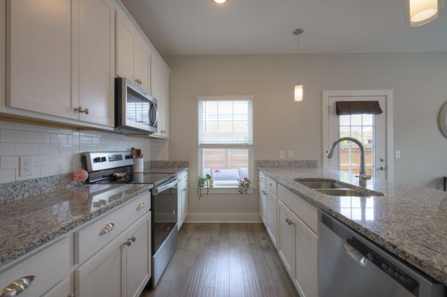 2400 Sayerville Ave, Old Hickory, TN 37138