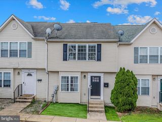 112 GEORGETOWN SQ, Martinsburg, WV 25401