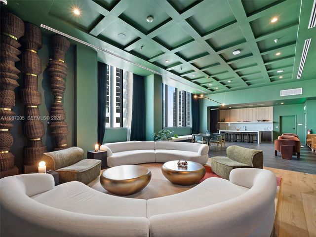 11 NE 6th St 301, Miami, FL 33132