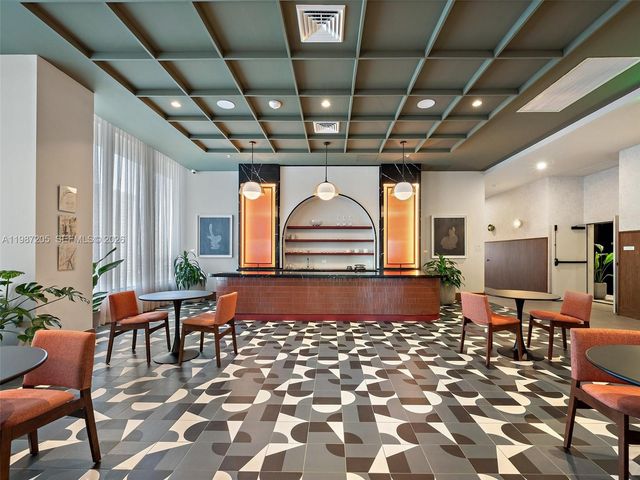 11 NE 6th St 301, Miami, FL 33132