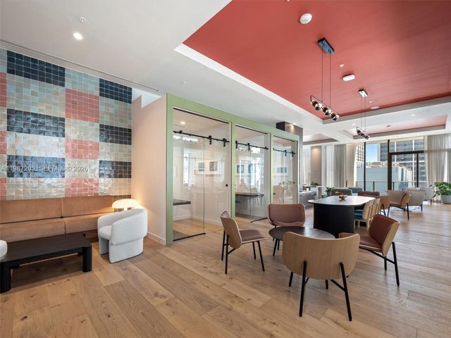 11 NE 6th St 301, Miami, FL 33132