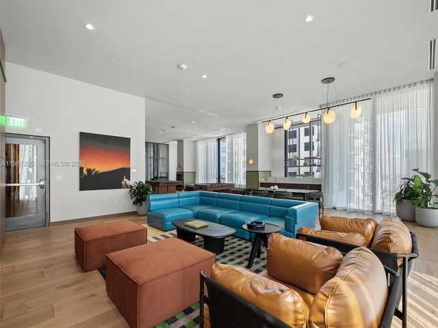 11 NE 6th St 301, Miami, FL 33132