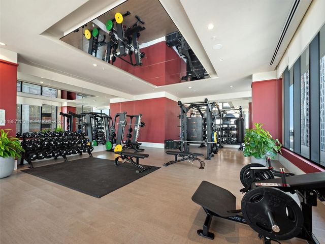 11 NE 6th St 301, Miami, FL 33132