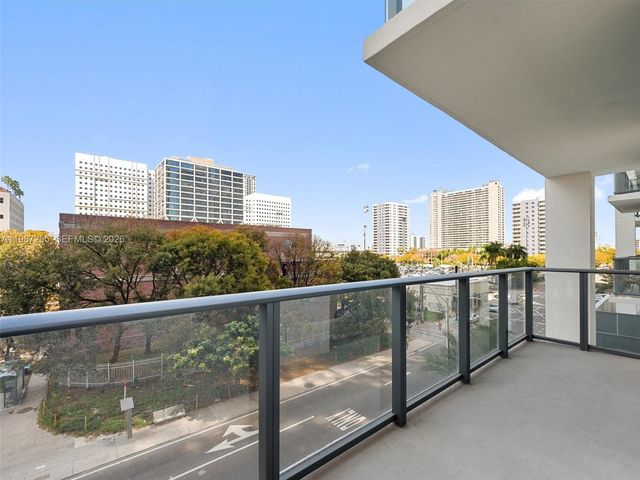 11 NE 6th St 301, Miami, FL 33132