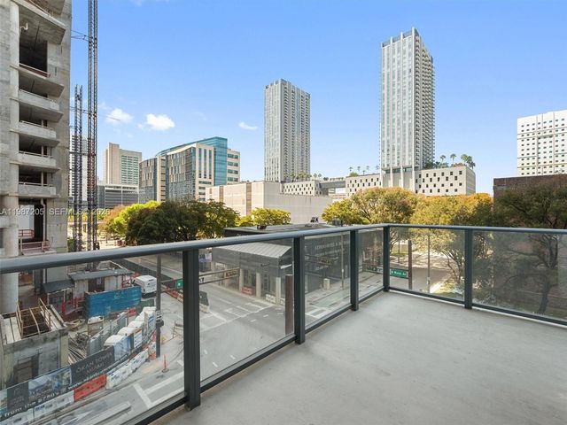 11 NE 6th St 301, Miami, FL 33132