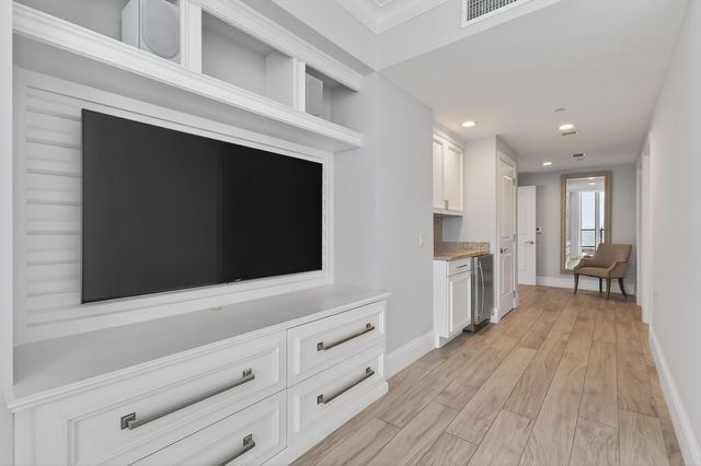 5050 N Ocean Drive 902, Singer Island, FL 33404