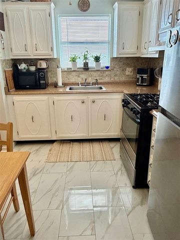 5357 81ST STREET N 15, St Petersburg, FL 33709