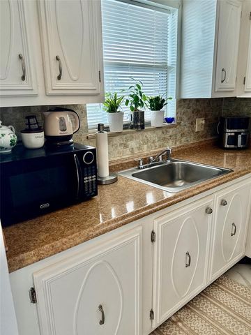 5357 81ST STREET N 15, St Petersburg, FL 33709