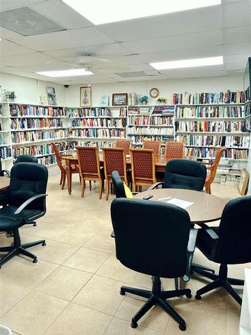 5357 81ST STREET N 15, St Petersburg, FL 33709