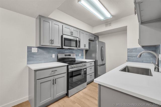 6364 S 80th East Avenue F-34, Tulsa, OK 74133