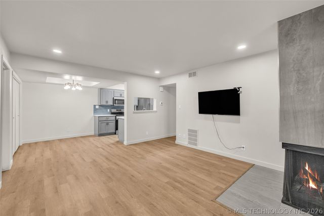 6364 S 80th East Avenue F-34, Tulsa, OK 74133