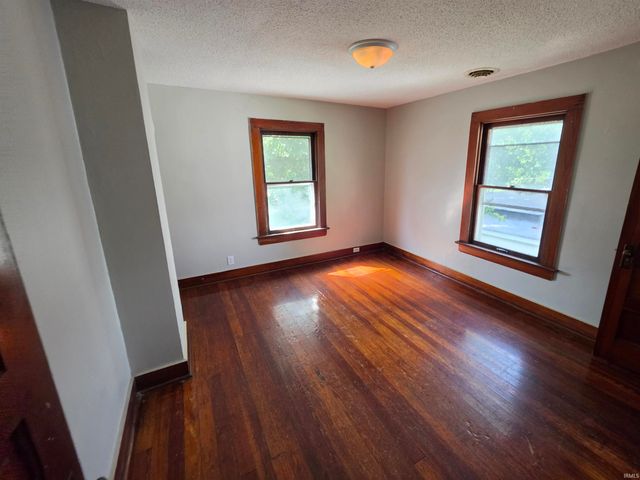 911 High Street, Fort Wayne, IN 46808