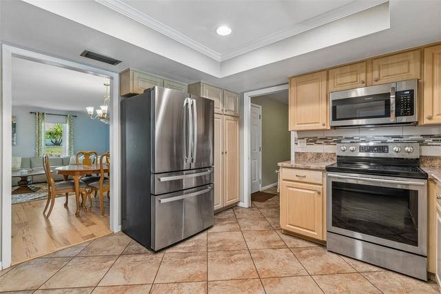 1302 GLENGREEN LANE, Lakeland, FL 33813