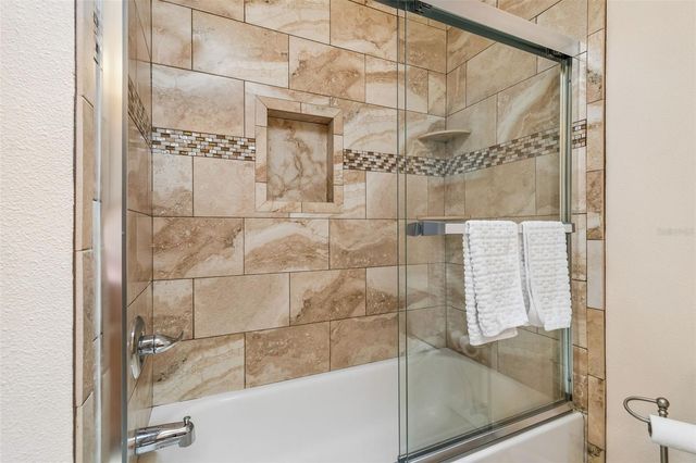 1302 GLENGREEN LANE, Lakeland, FL 33813