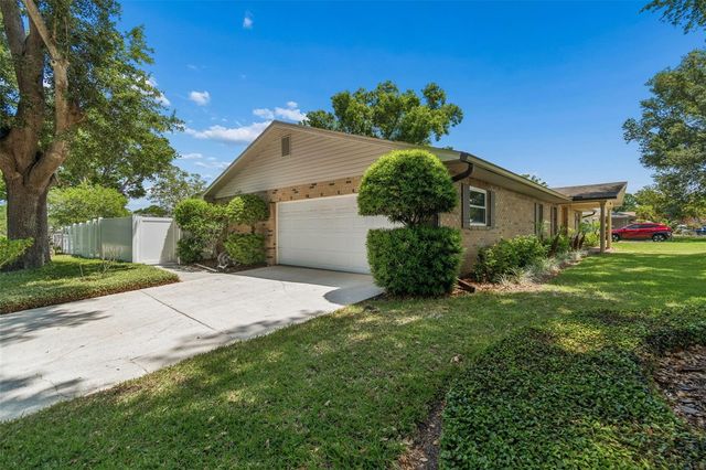 1302 GLENGREEN LANE, Lakeland, FL 33813