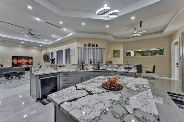 13085 N 78th Place N, Palm Beach, FL 33412
