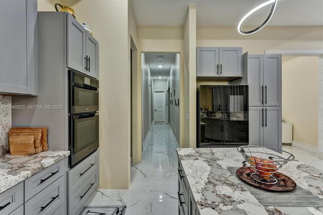 13085 N 78th Place N, Palm Beach, FL 33412