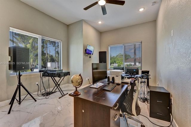 13085 N 78th Place N, Palm Beach, FL 33412