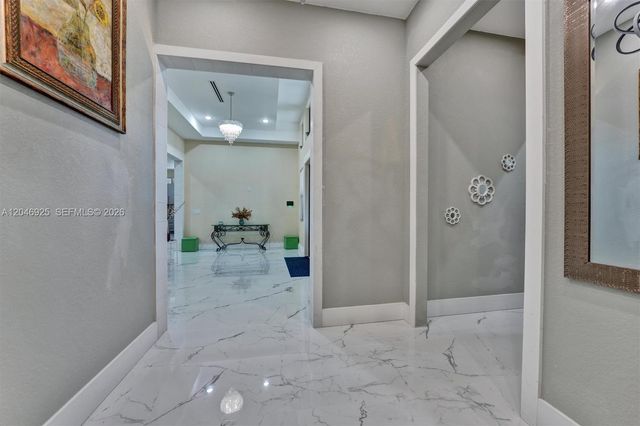 13085 N 78th Place N, Palm Beach, FL 33412