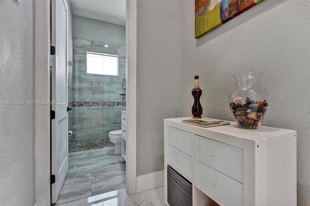 13085 N 78th Place N, Palm Beach, FL 33412
