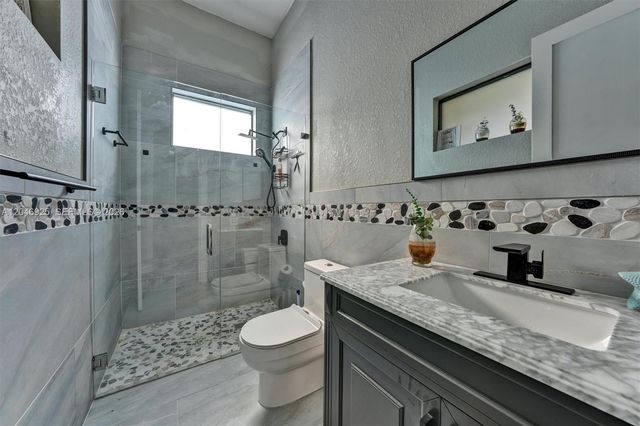 13085 N 78th Place N, Palm Beach, FL 33412