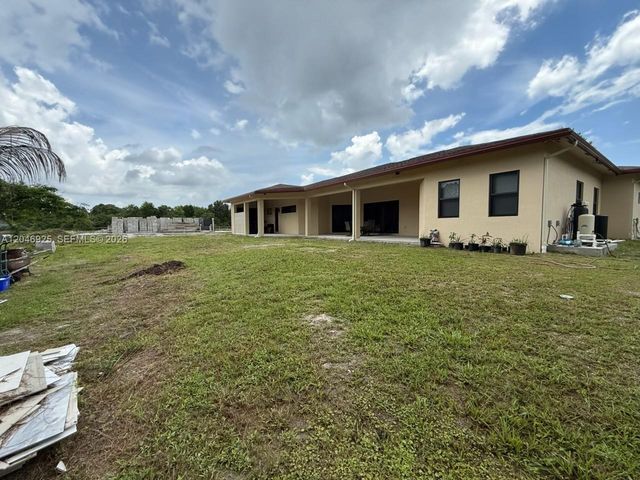 13085 N 78th Place N, Loxahatchee, FL 33412