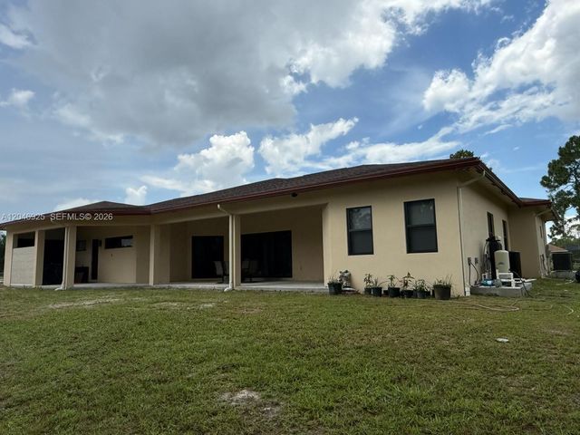 13085 N 78th Place N, Loxahatchee, FL 33412