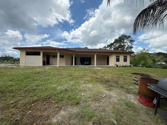 13085 N 78th Place N, Loxahatchee, FL 33412