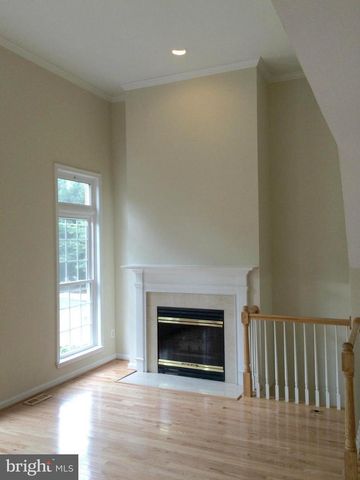 4653 LAMBERT DR, Alexandria, VA 22311