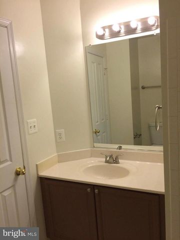 4653 LAMBERT DR, Alexandria, VA 22311