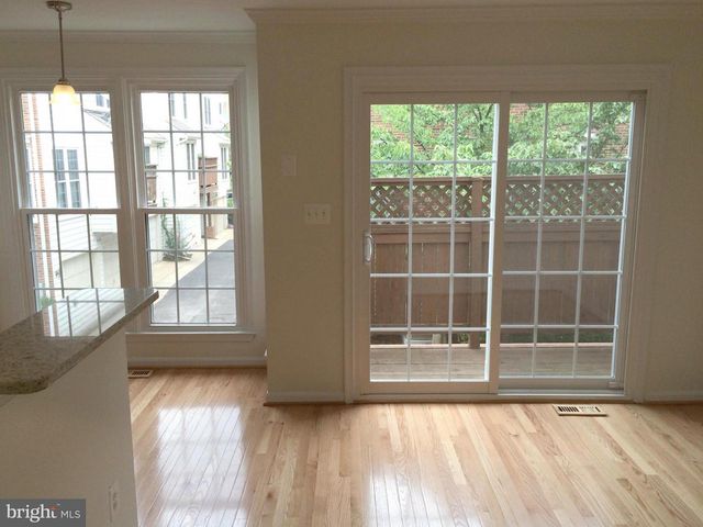 4653 LAMBERT DR, Alexandria, VA 22311