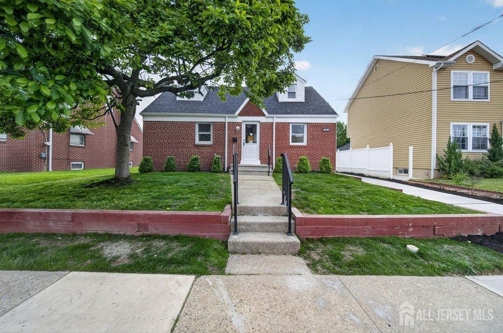 121 Dorothy Street, Carteret, NJ 07008