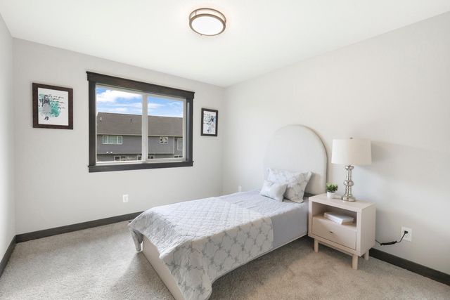 18560 Hexham Lane, Lakeville, MN 55044