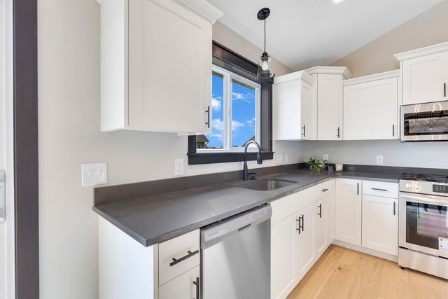 18560 Hexham Lane, Lakeville, MN 55044