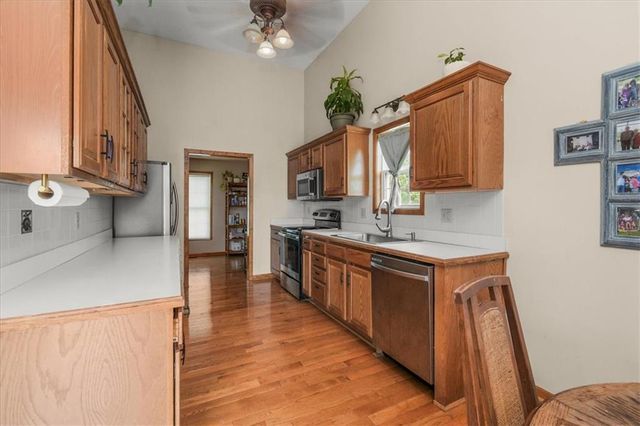 2338 NE Overbrook Drive, Blue Springs, MO 64029