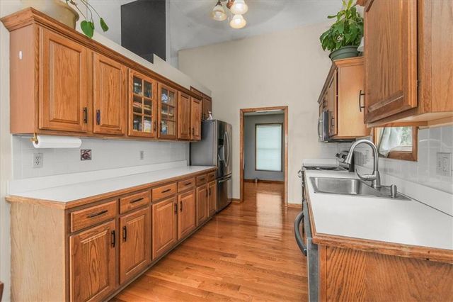 2338 NE Overbrook Drive, Blue Springs, MO 64029