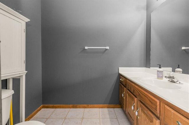2338 NE Overbrook Drive, Blue Springs, MO 64029