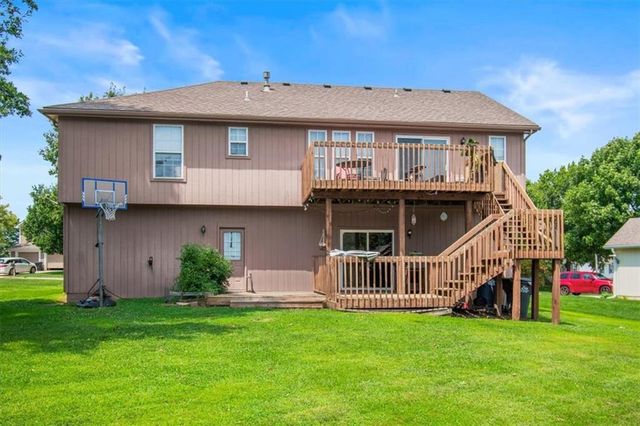 2338 NE Overbrook Drive, Blue Springs, MO 64029