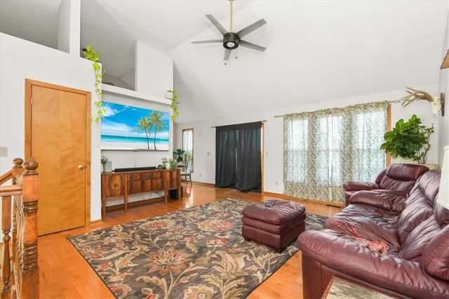 2338 NE Overbrook Drive, Blue Springs, MO 64029