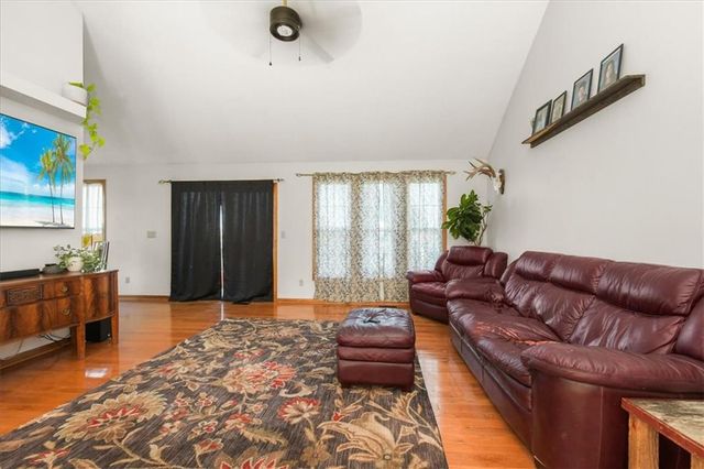 2338 NE Overbrook Drive, Blue Springs, MO 64029