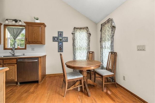 2338 NE Overbrook Drive, Blue Springs, MO 64029