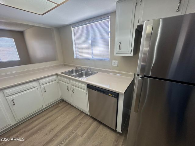 6110 W TIERRA BUENA Lane, Glendale, AZ 85306