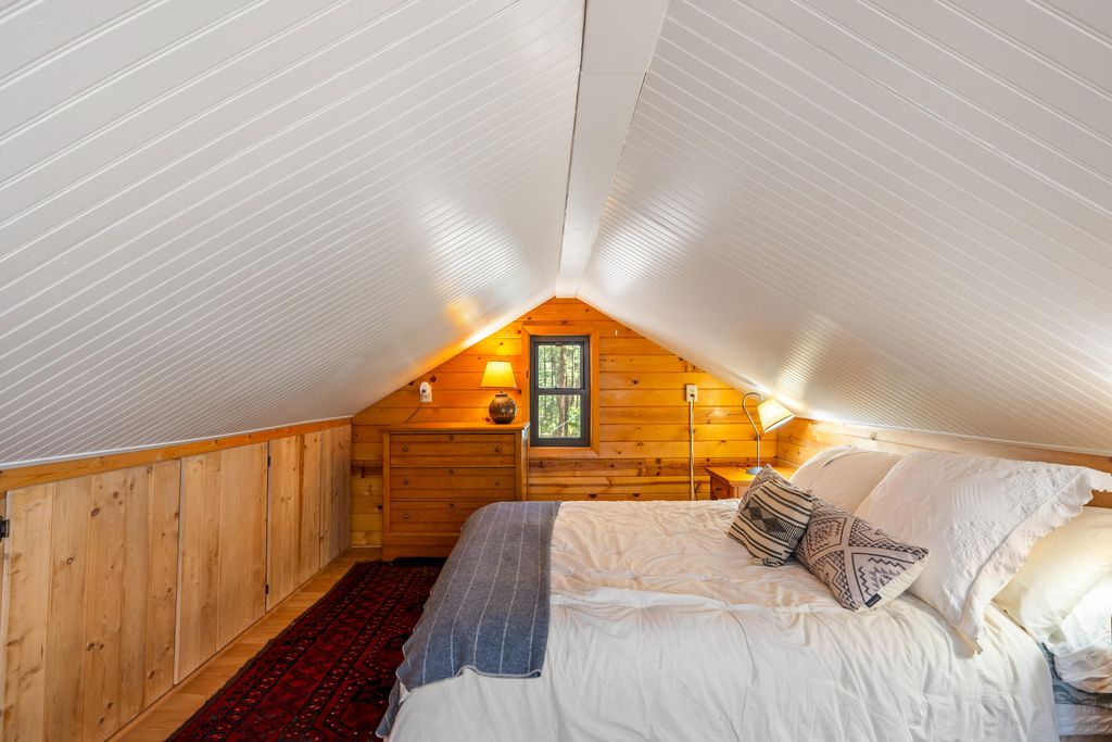 Image 10 of property listing at 578 Horseshoe Loop, Jemez Springs, NM 87025