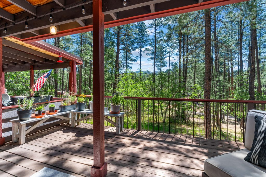 Image 2 of property listing at 578 Horseshoe Loop, Jemez Springs, NM 87025