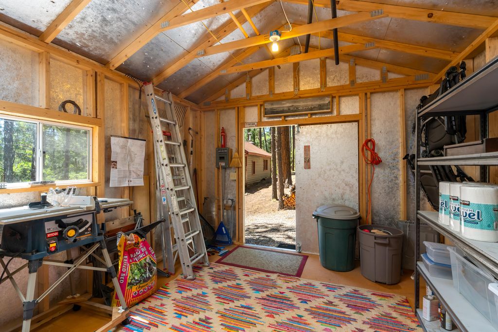 Image 40 of property listing at 578 Horseshoe Loop, Jemez Springs, NM 87025
