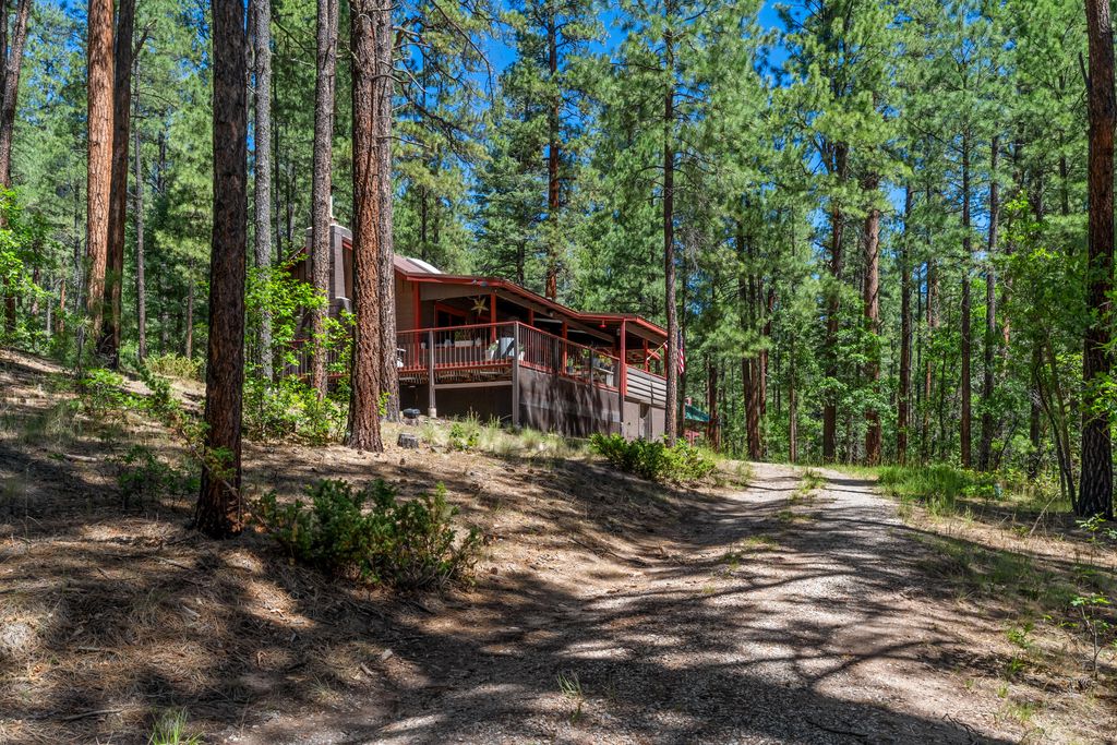 Image 45 of property listing at 578 Horseshoe Loop, Jemez Springs, NM 87025