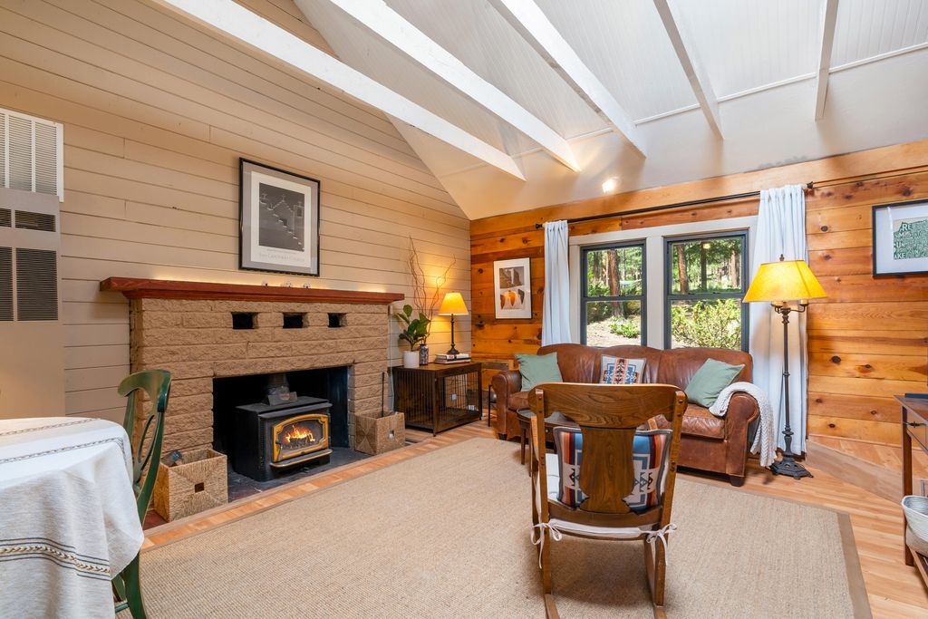 Image 5 of property listing at 578 Horseshoe Loop, Jemez Springs, NM 87025
