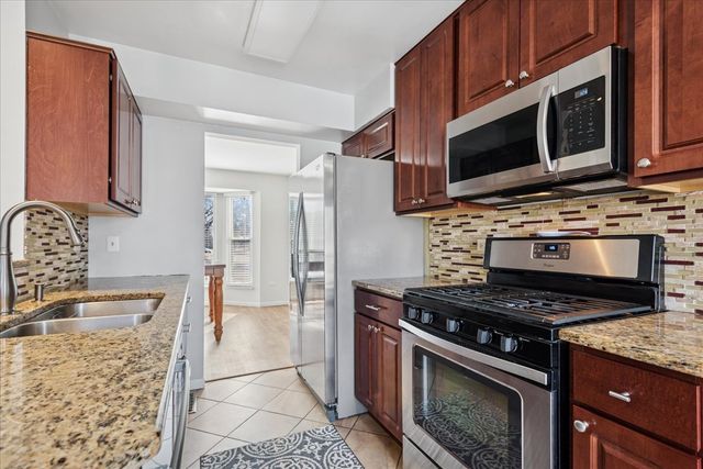 1137 Crimson Court, Naperville, IL 60564